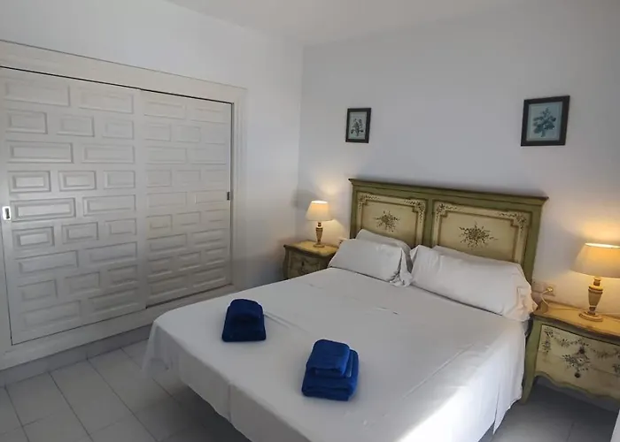 Bajamar I 9 Menyber * Nerja